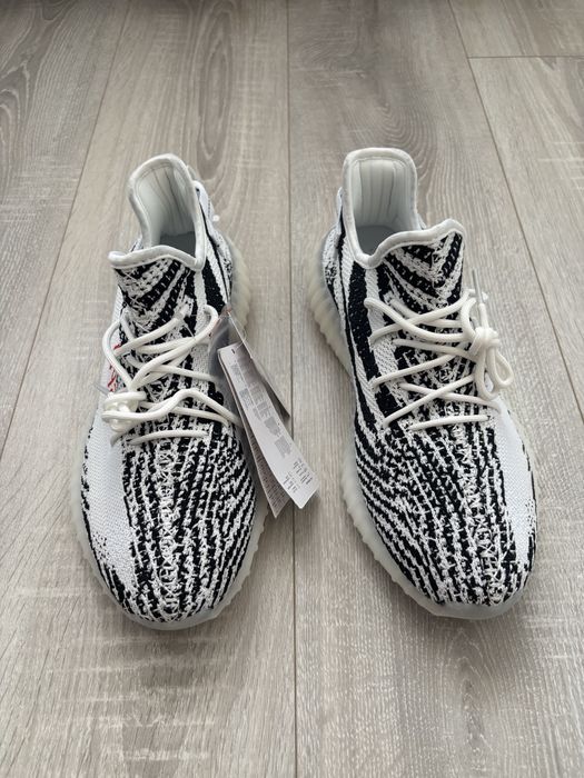 Yeezy Boost 350 V2 Zebra