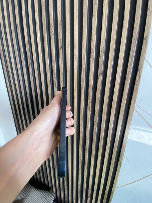 Продам Iphone 13 (128gb)