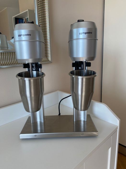 Шпинделен миксер - с 2 бъркалки - 600 вата