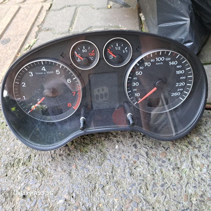 Километраж AUDI A3 1.6 2003г.