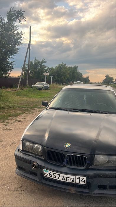 Продам  машину БМВ 318