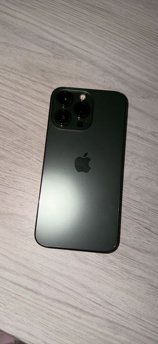iPhone 13 Pro Alpine green