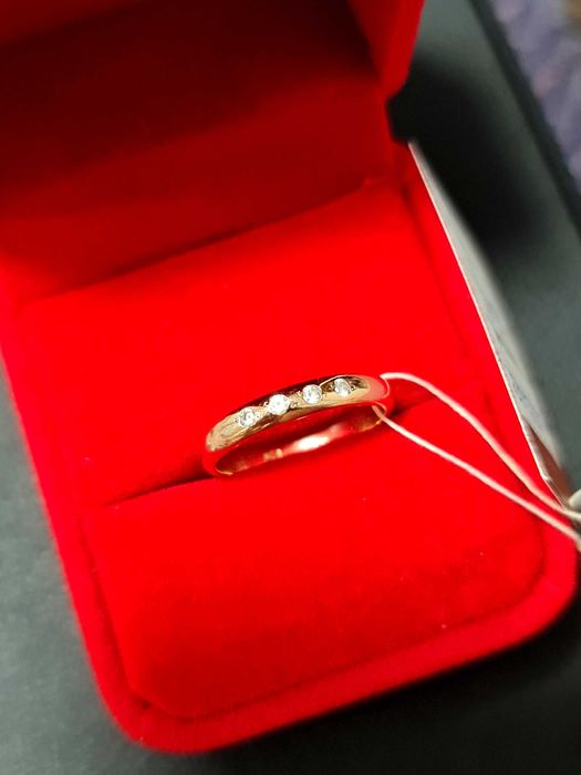 Новое золотое обручальное кольцо 585 пробы