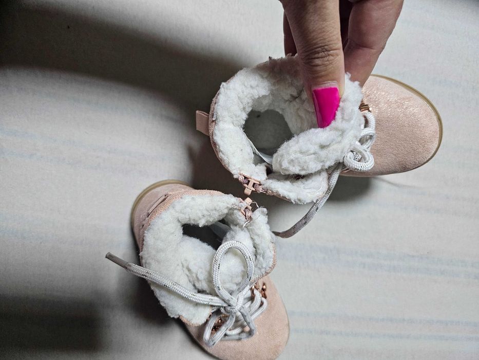 Ghete îmblănite pentru fetițe, H&M, marimea 23