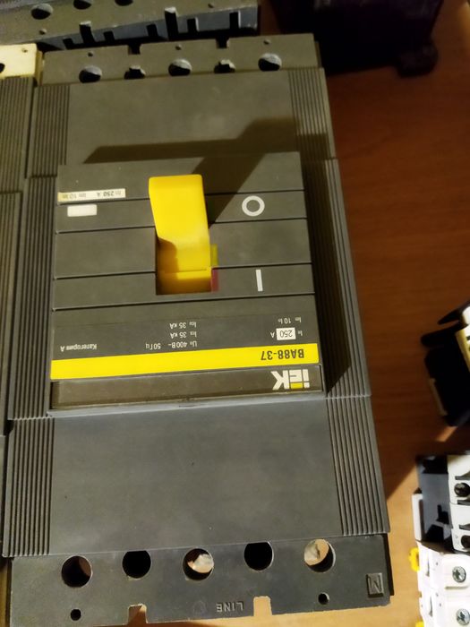 Автоматический выключатель