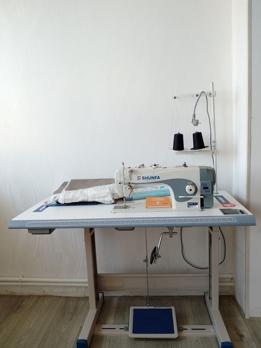 Машинка швейная проф