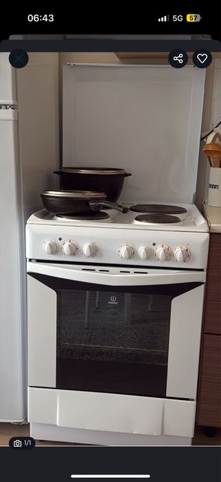 Продаётся электрическая плита Indesit