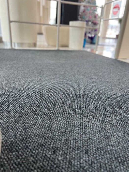 Ворсовое покрытие . Ковер. ковровое покрытие в офис