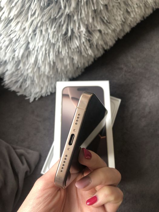 IPhone 16 Pro Max с гаранция