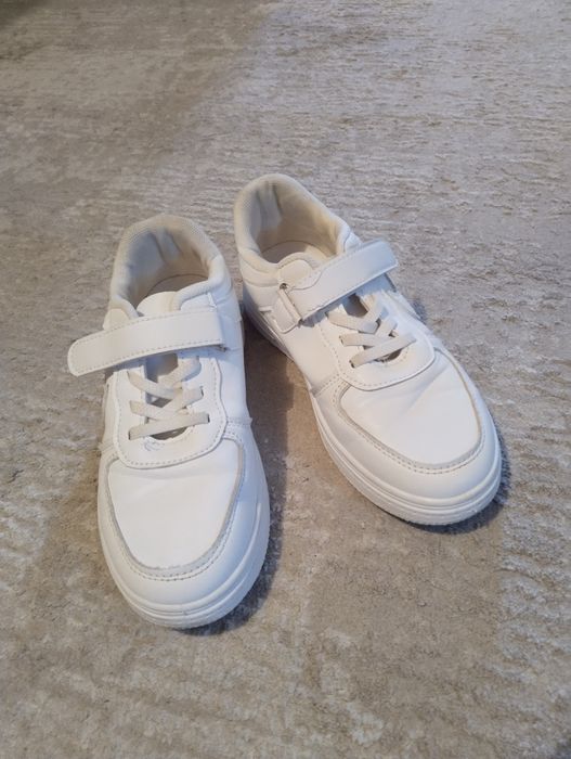 Продам обувь на девочку