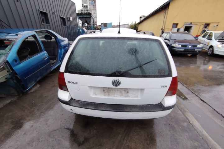 Oglinda stanga Volkswagen VW Golf 2002 1.9 TDI MT (90 hp)