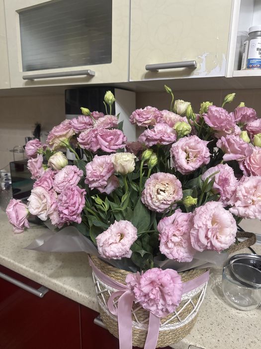 Цветы кустовые корзина