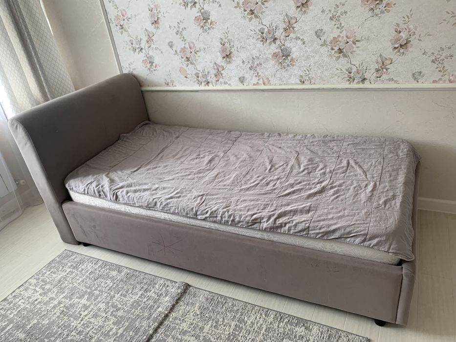 Кровать 90:180 б/у