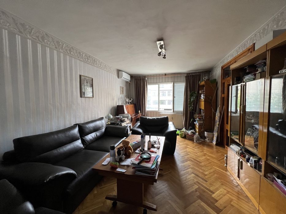 Дава се под наем Тристаен апартамент в Перник, Васил Левски - 95 кв.м за 459 € - Снимка #12