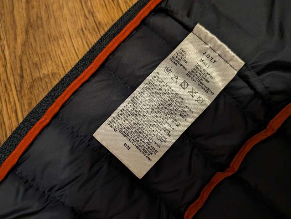 Ултралек Дамски пухен елек с качулка JOTT