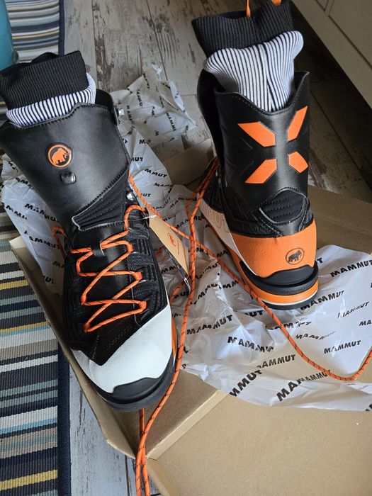 Нови туристически обувки Mammut Nordwand knit high GTX