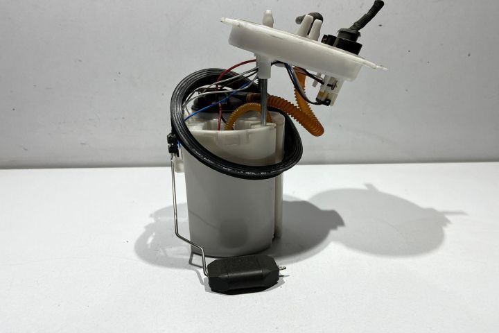 Pompa combustibil rezervor 1.4 TSI Hibrid 5Q0919051 Volkswagen VW Pas