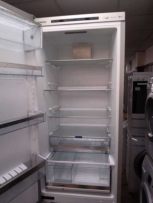 Иноксов комбиниран хладилник с фризер Сименс Siemens 2години Гаранция!