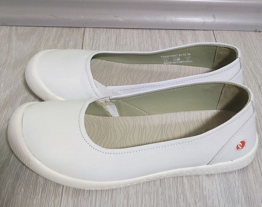 Дамски обувки Softinos - бели балеринки от естествена кожа