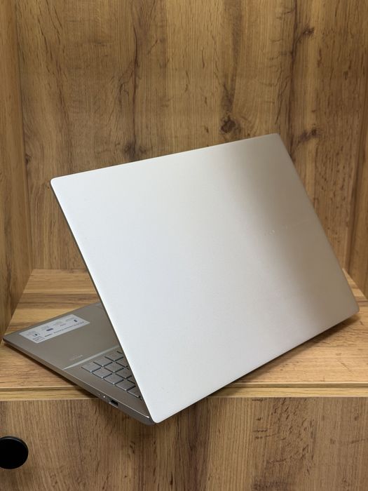 Asus VivoBook i5-210H | Nomad Mobile