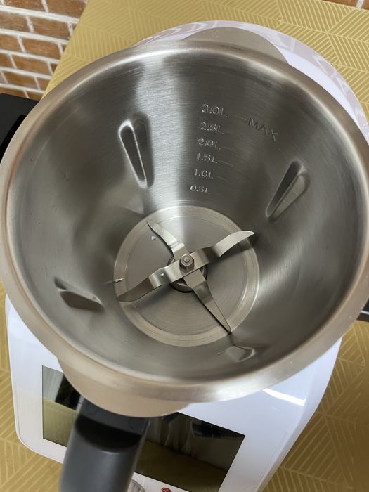 Robot smart de bucatarie  nou