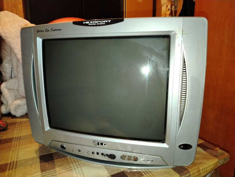 Телевизор LG б/у для дачи