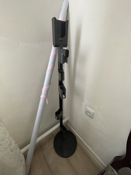 Подставка для пылесоса