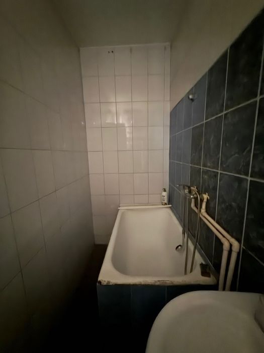 Închiriez garsonieră zona facultății de Administrație Publică