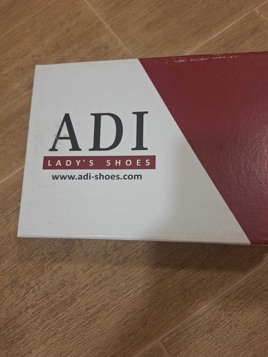 Продавам дамски обувки естествена кожа