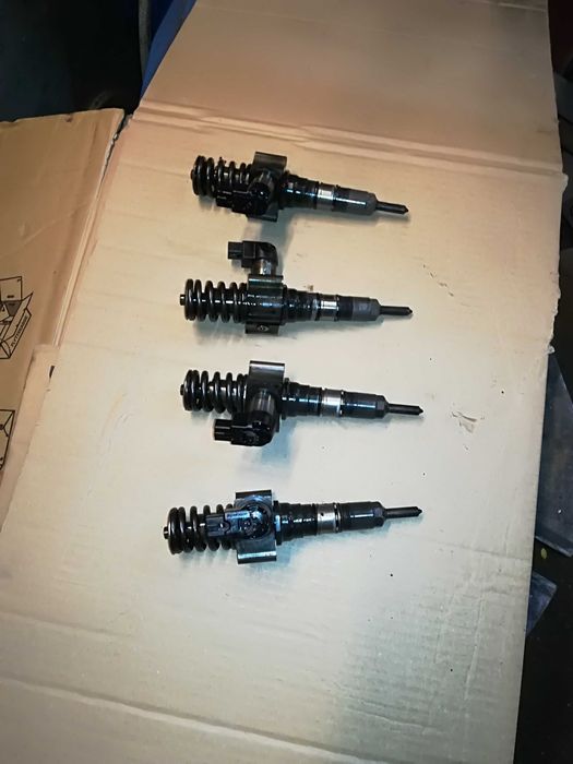 Injectoare siemens 2.0TDI BKP 140cp Passat,Touran, Octavia, Leon, Golf