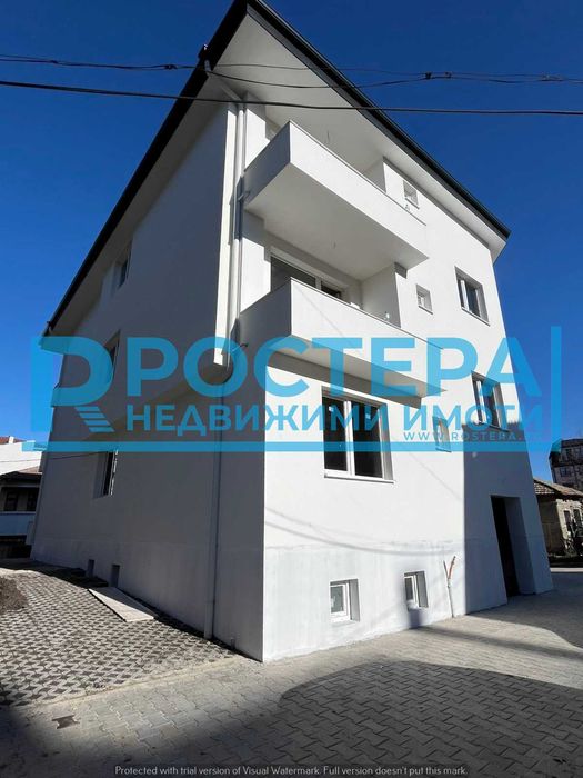 Продава се Тристаен апартамент в Търговище, Вароша - 106 кв.м за 944 €/кв.м - Снимка #1