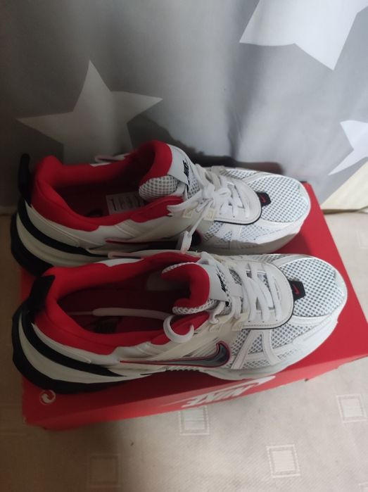 Nike маратонки чисто нови