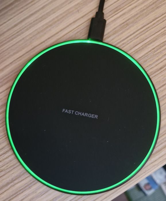 Безконтактно устройство за ареждане на телефон - андроид