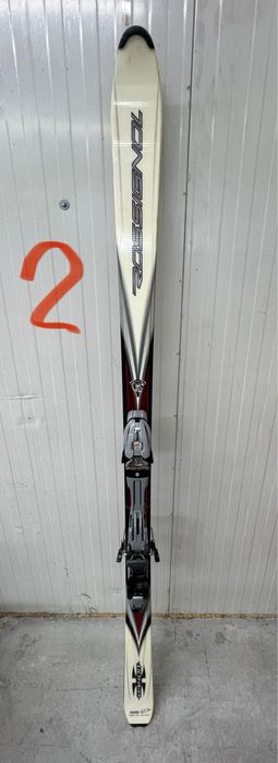 Продавам различни размери ски