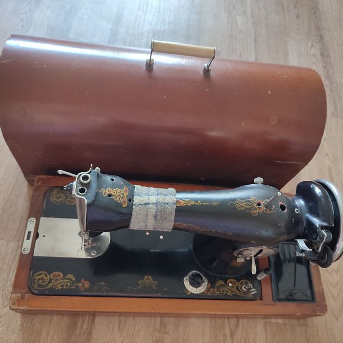 Машинка швейная рабочая