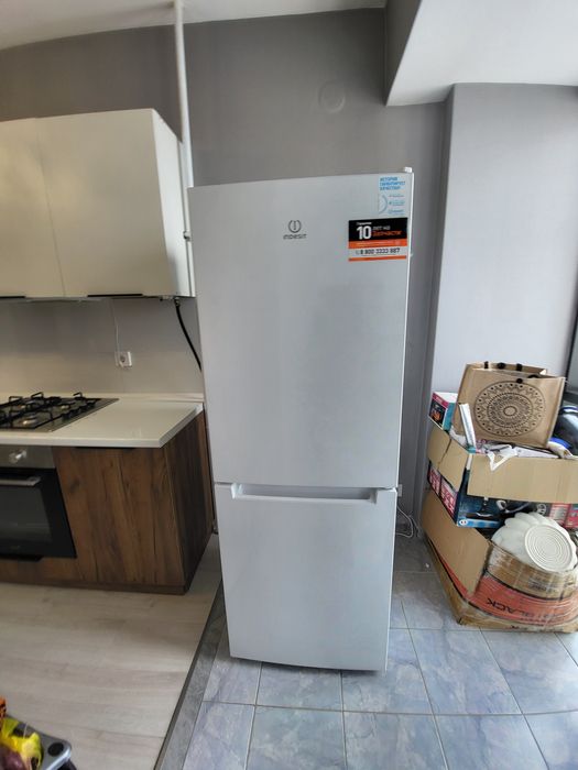 Холодильник Indesit б/у