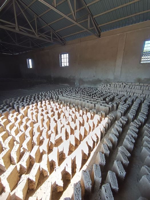 Хом гишт дипломат 2100 сум