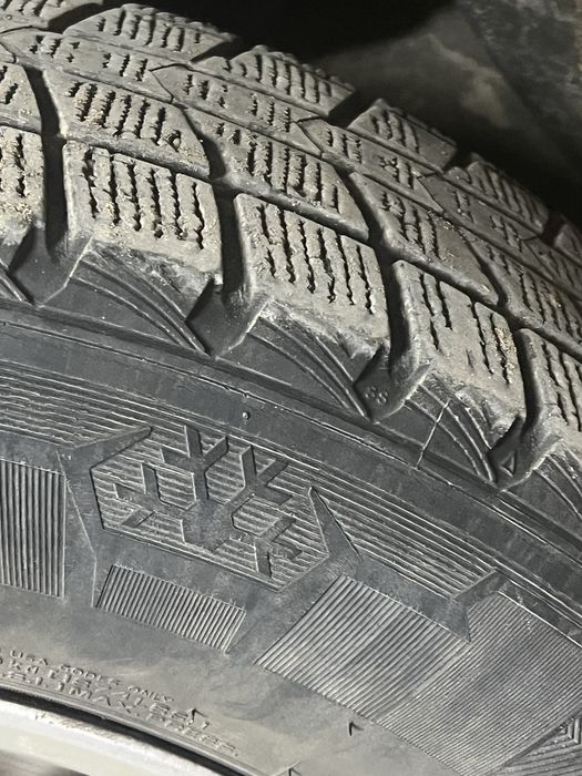 Шина зимний, не гудит не шумит мягкая , 225/65/17 ,  корейский липучка