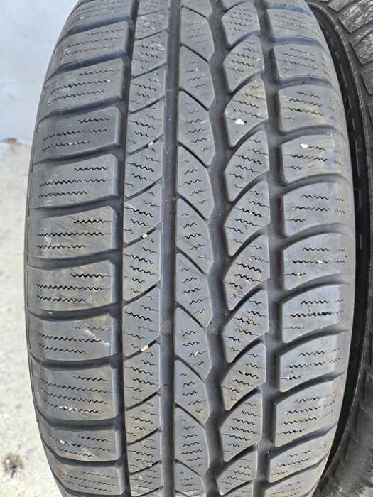 2 бр. Зимни гуми 215.60.17