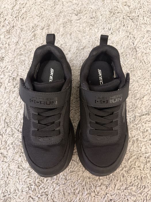 Продаются кроссовки SKECHERS