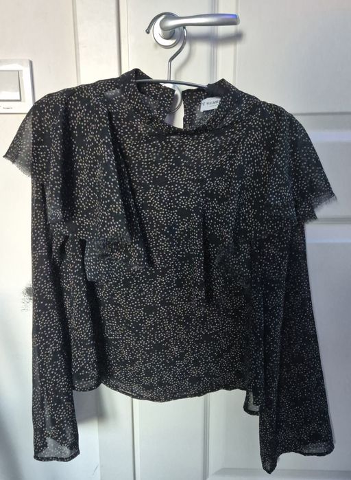 Bluză neagră cu steluțe