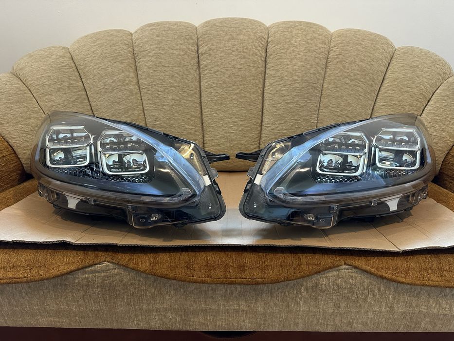 Faruri, Far stanga / Far dreapta Ford Kuga 3 2019-2023