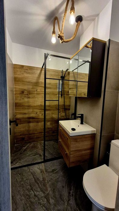 P-ta Victoriei, 2 camere, bloc izolat, totul nou