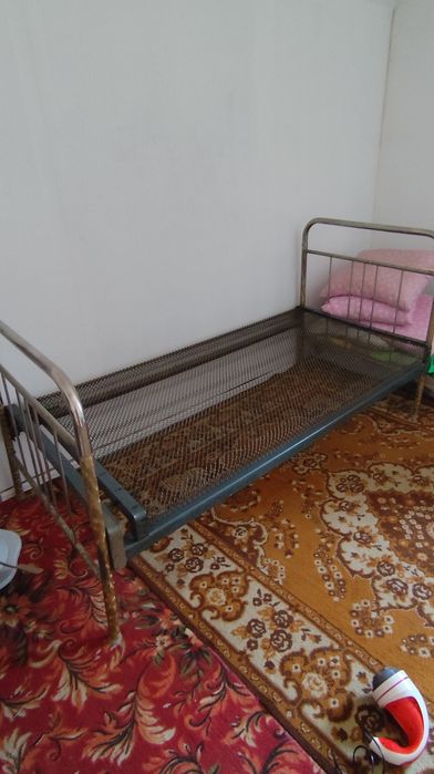 Кровать железная