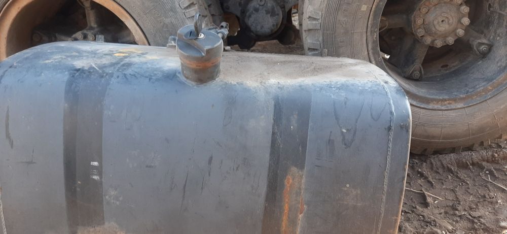 Продам баки топливный