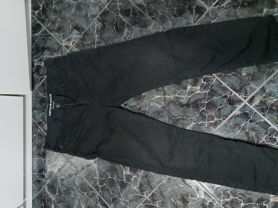 Тъмно сини дънки армани