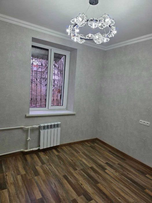 Срочно! Продам Ц-2 4-комнатную квартиру с новым свежим ремонтом 4/3/4