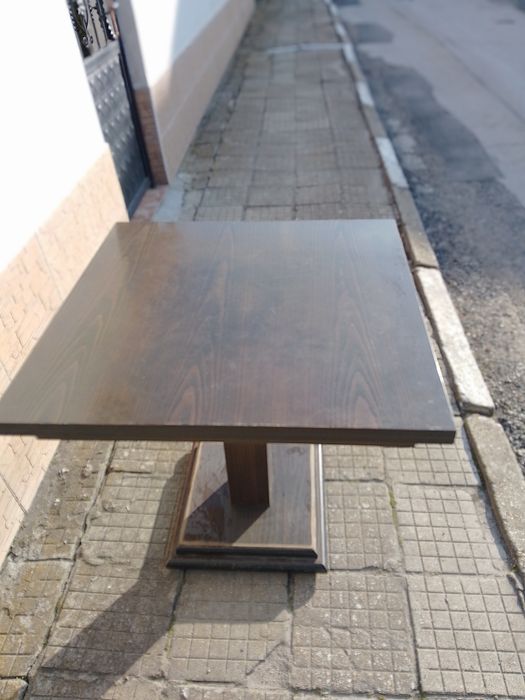 Маси и столове Теохаров