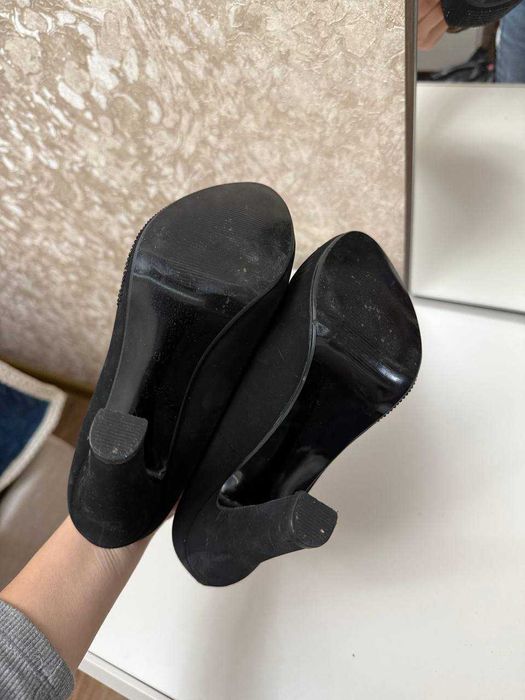 Продаются туфли 2 пары