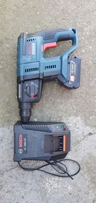 Ciocan rotopercutor bosch profesional.